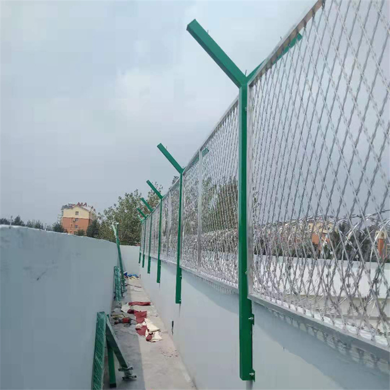 監(jiān)獄鋼網(wǎng)墻圖片2