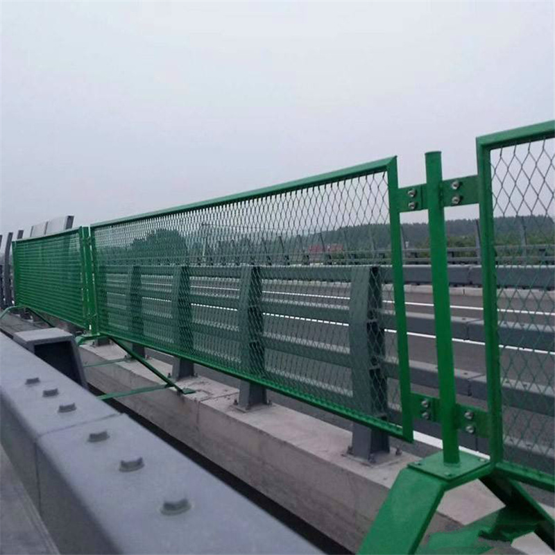 斜方孔高速公路護(hù)欄網(wǎng)圖片4