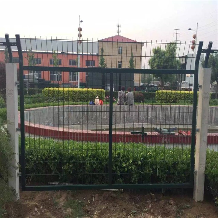 鐵路線路扁鐵防護(hù)柵欄圖片1