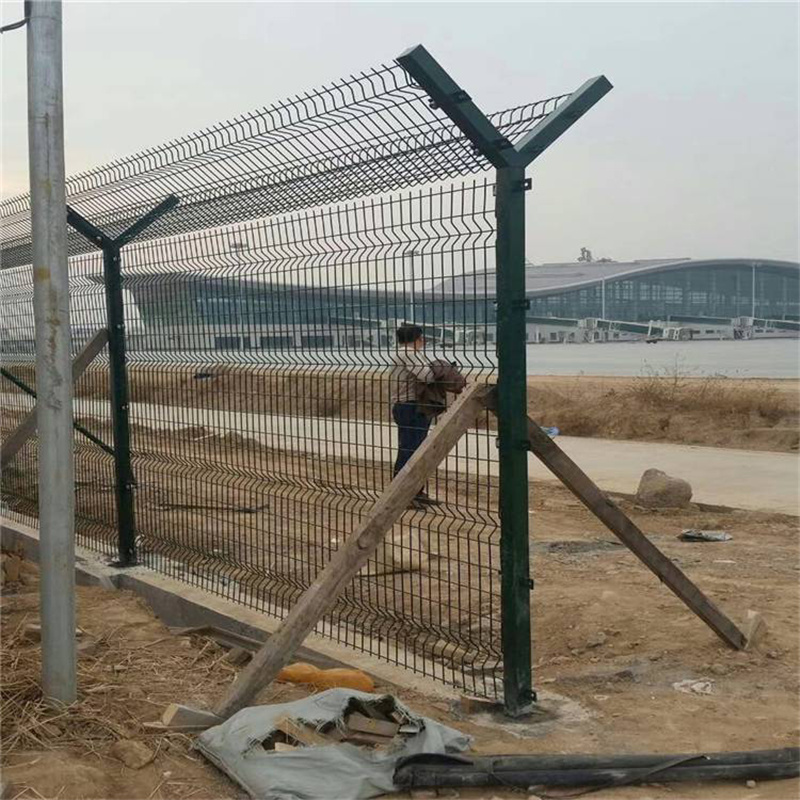 民用機(jī)場鋼筋網(wǎng)圍界圖片2