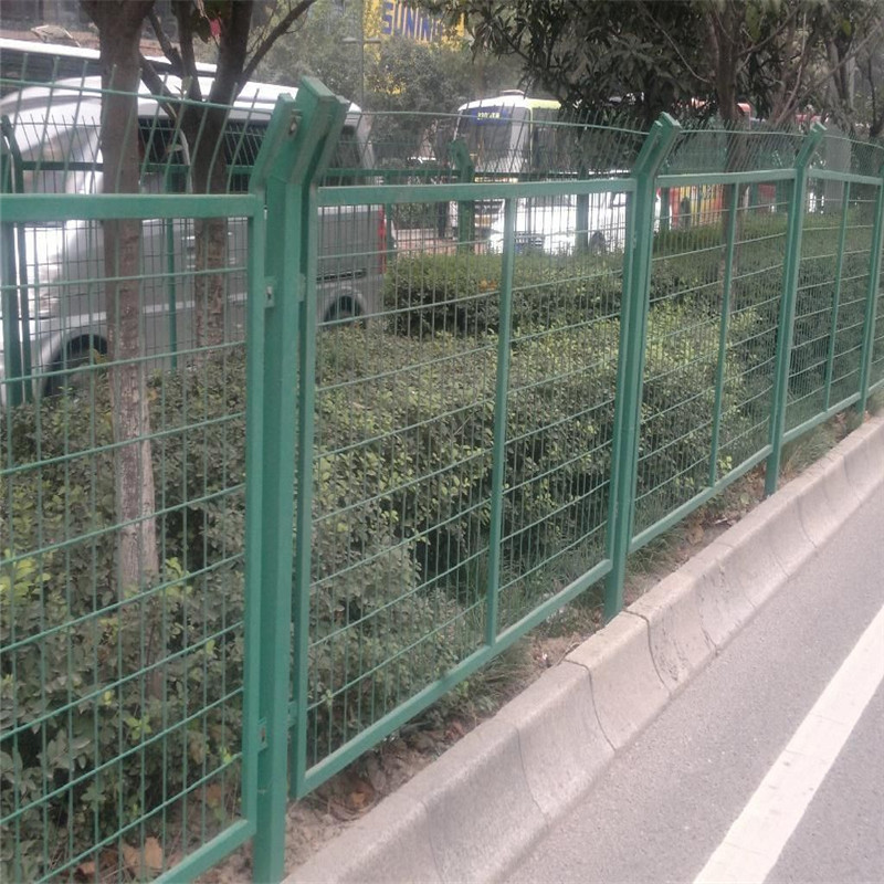 道路隔離護欄網(wǎng)