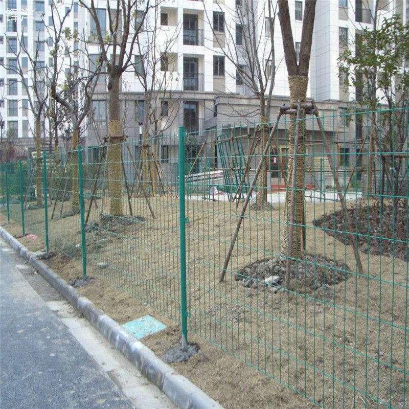 圍墻網(wǎng)片護(hù)欄圖片2