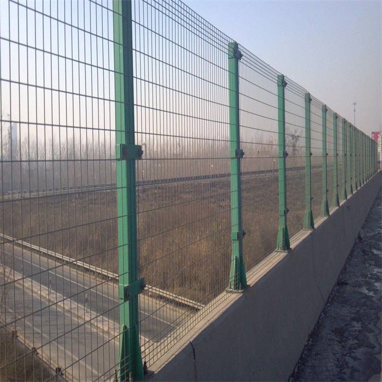 公路橋梁護(hù)欄圖片3