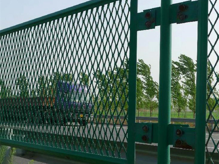 高速公路護(hù)欄網(wǎng)圖片4