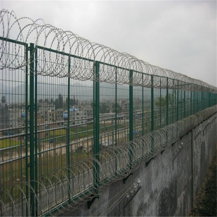 監(jiān)獄金屬隔離柵欄